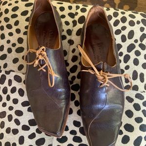 Cydwoq loafers in rich chocolate brown